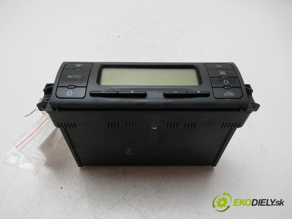 Seat Leon       0  panel ovládaní topení 1M0820043E