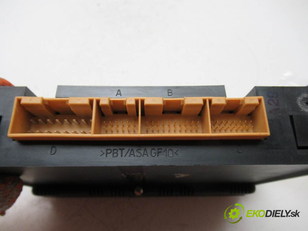 Seat Leon       0  panel ovládaní topení 1M0820043E