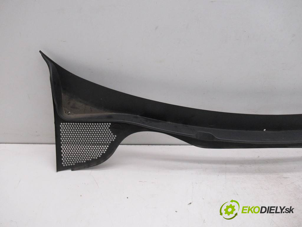 Volkswagen Polo V       0  torpédo, plast pod čelné okno 6R1819415C