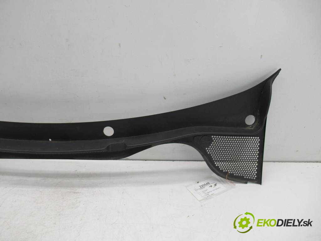 Volkswagen Polo V       0  torpédo, plast pod čelné okno 6R1819415C