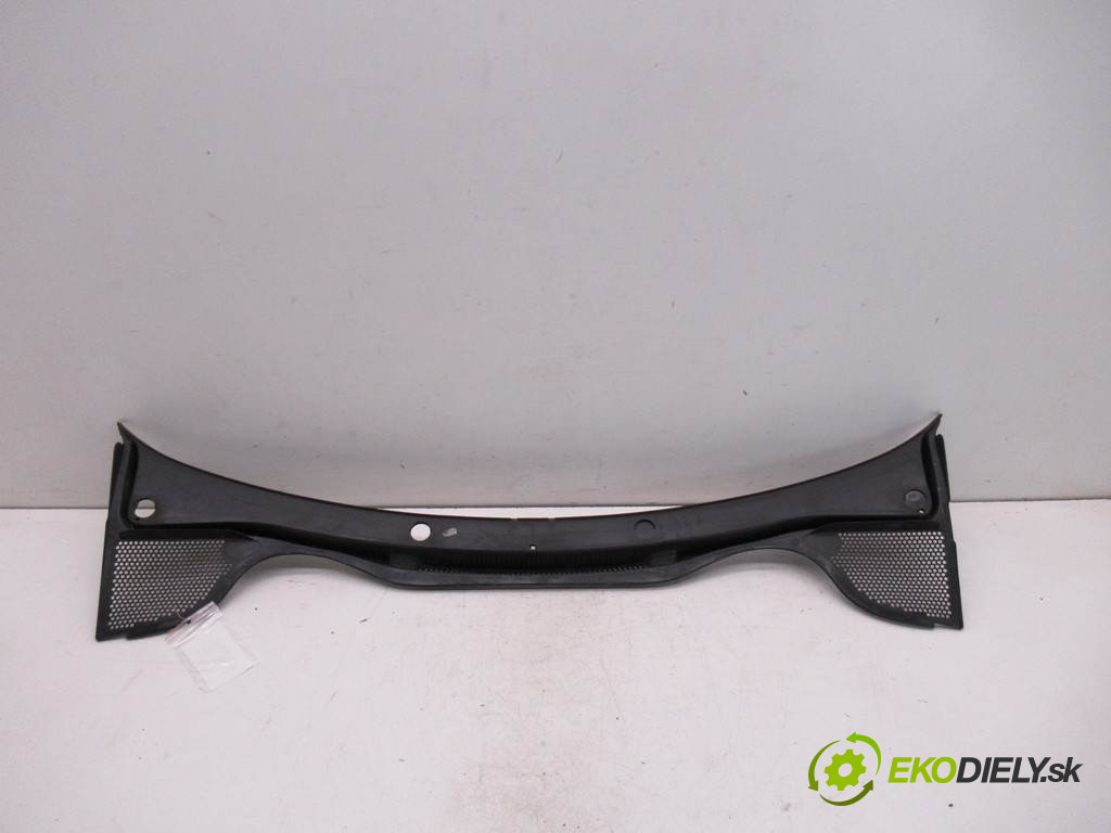 Volkswagen Polo V       0  torpédo, plast pod čelné okno 6R1819415C