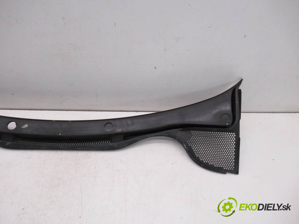 Volkswagen Polo V       0  torpédo, plast pod čelné okno 6R1819415C