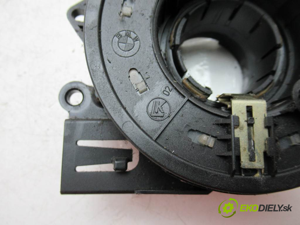 BMW 3 E46 LIFT       0  krúžok, slimák airbag 8376445