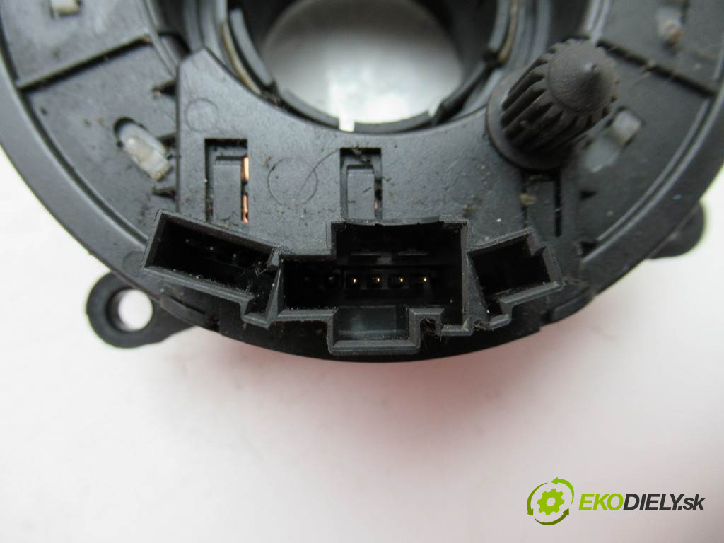 BMW 3 E46 LIFT       0  krúžok, slimák airbag 8376445