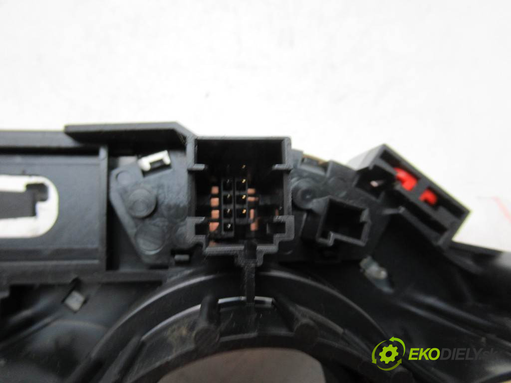 BMW 3 E46 LIFT       0  krúžok, slimák airbag 8376445