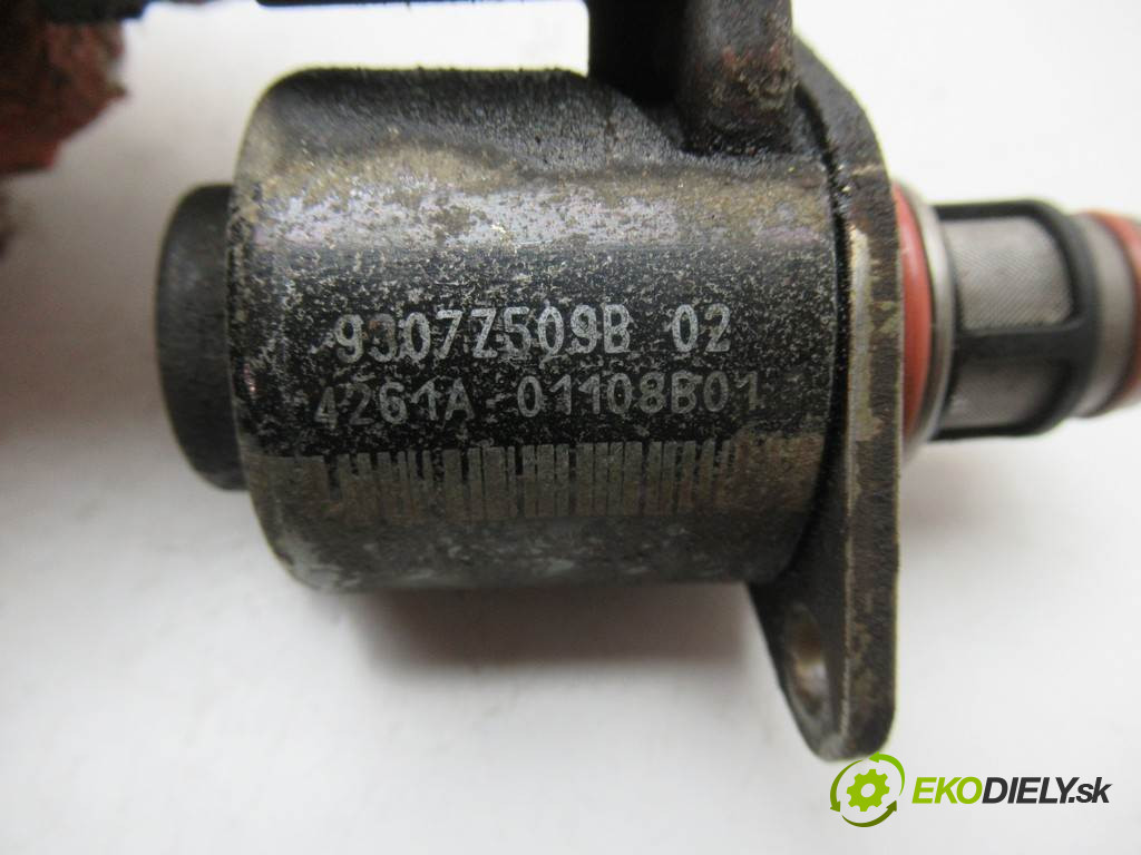 Renault Scenic II       0  regulátor tlaku paliva 93077509B