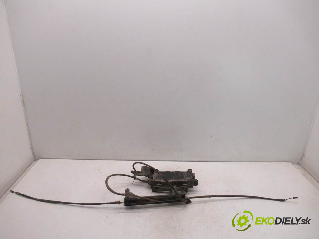 Renault Scenic II       0  brzda ručný elektrický 8200418647