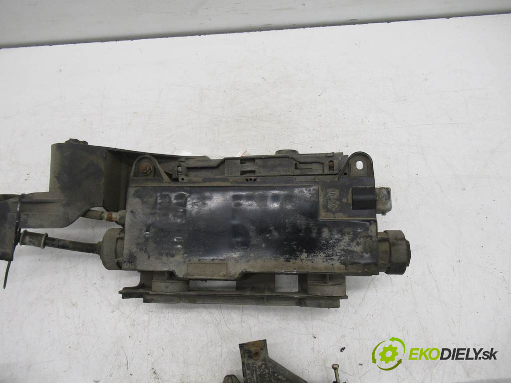 Renault Scenic II       0  brzda ručný elektrický 8200418647