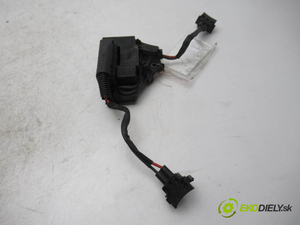 Opel Vectra C       0  modul řídící jednotka ventilátoru 1379131