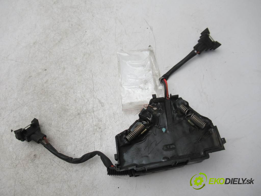 Opel Vectra C       0  modul řídící jednotka ventilátoru 1379131
