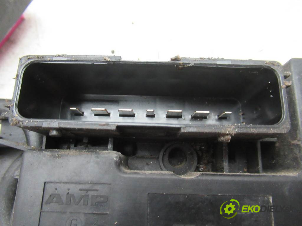 Opel Vectra C       0  modul řídící jednotka ventilátoru 1379131
