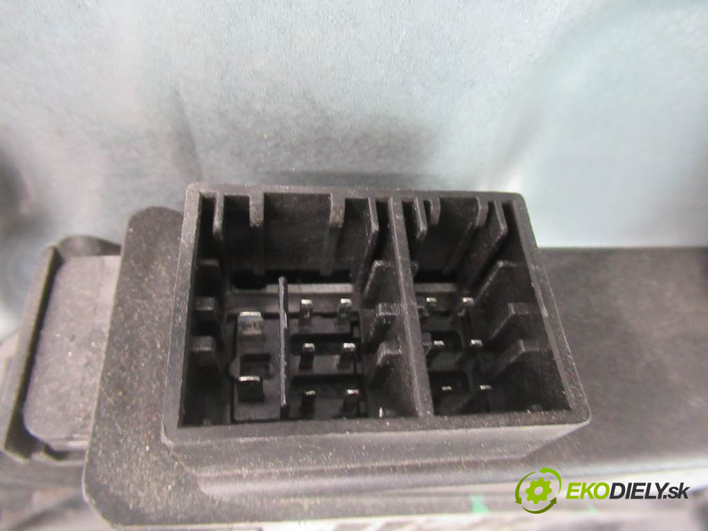 Volkswagen Polo IV 9N LIFT       0  mechanismus okna přední část levý 6Y2959802A