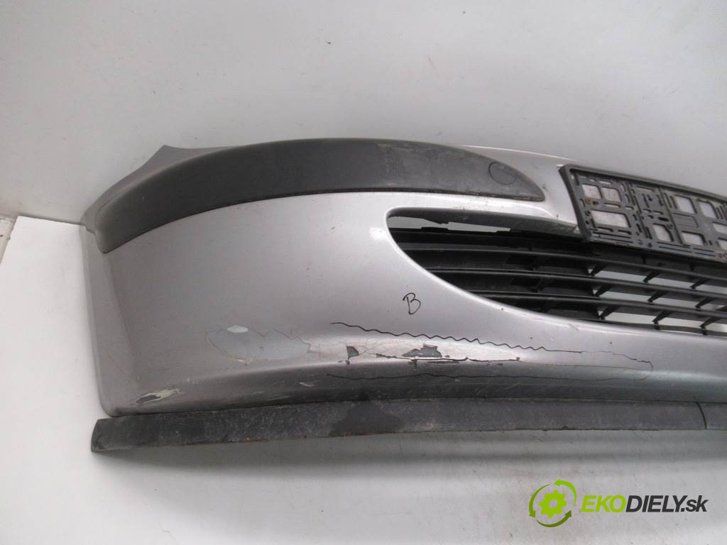 Peugeot 307       0  nárazník predný