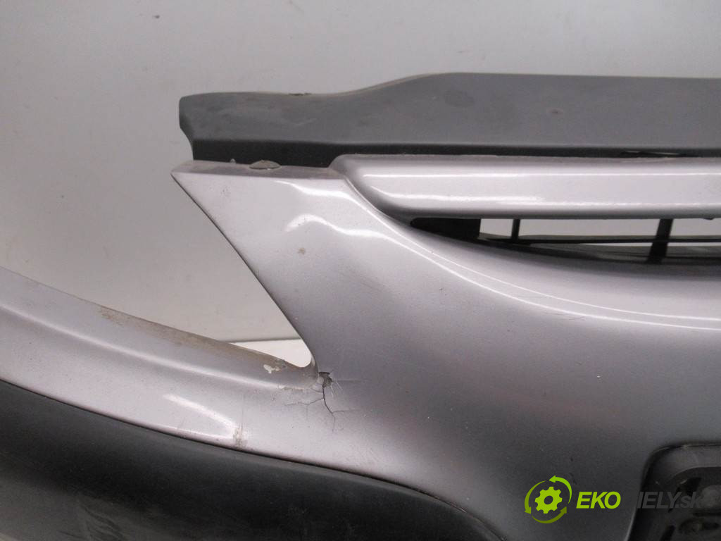 Peugeot 307       0  nárazník predný