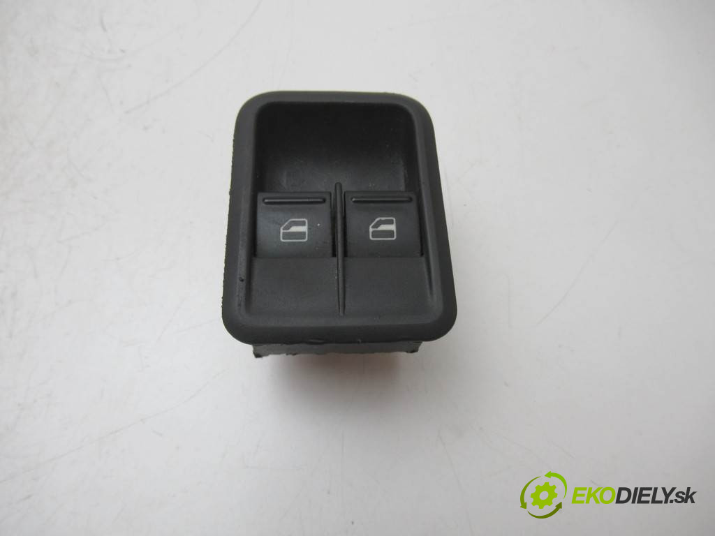 Skoda Fabia II       0  prepínač okien 5J0867171A