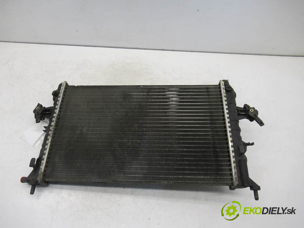 Opel Zafira A       0  chladič vody 13150404