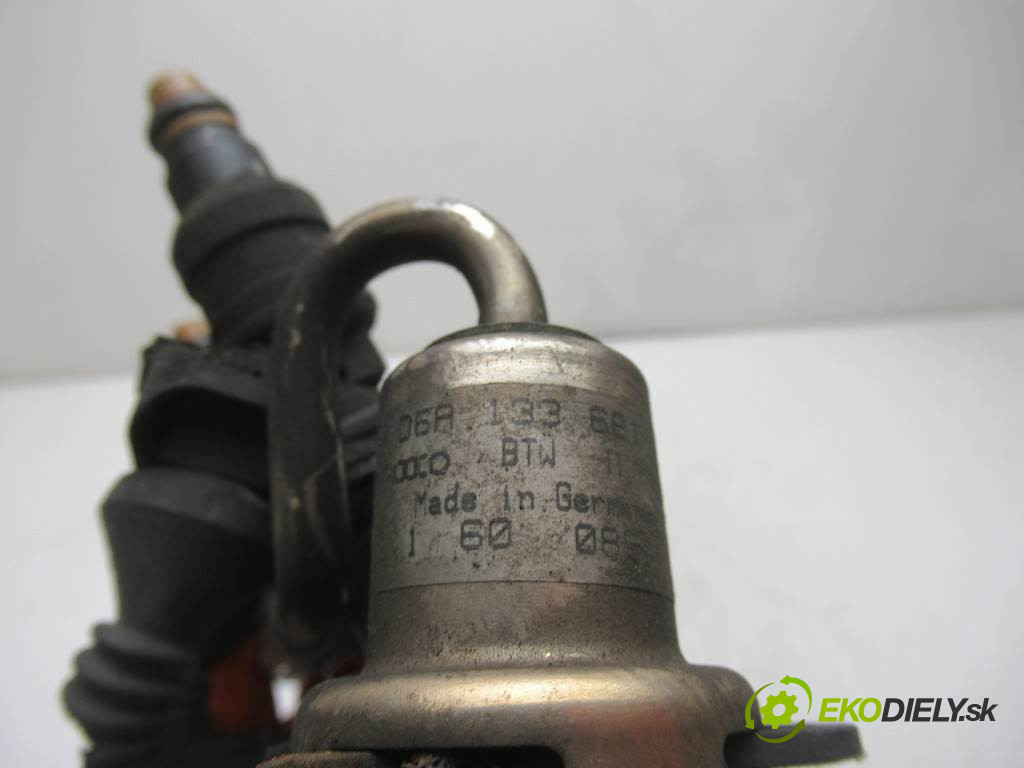 Audi A3 8L       0  lišta vstrekovacia vstrekovacie ventily 06A133681 0280150464