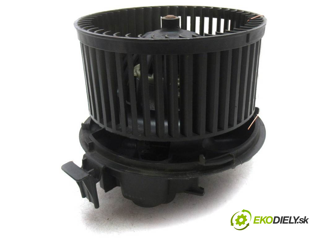 Nissan MICRA K12       0  ventilátor - topení F667217D