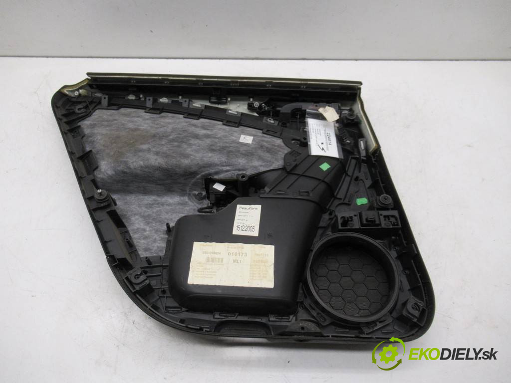 Volkswagen Passat B6       0  ča dveře zadní část pravý tapacír