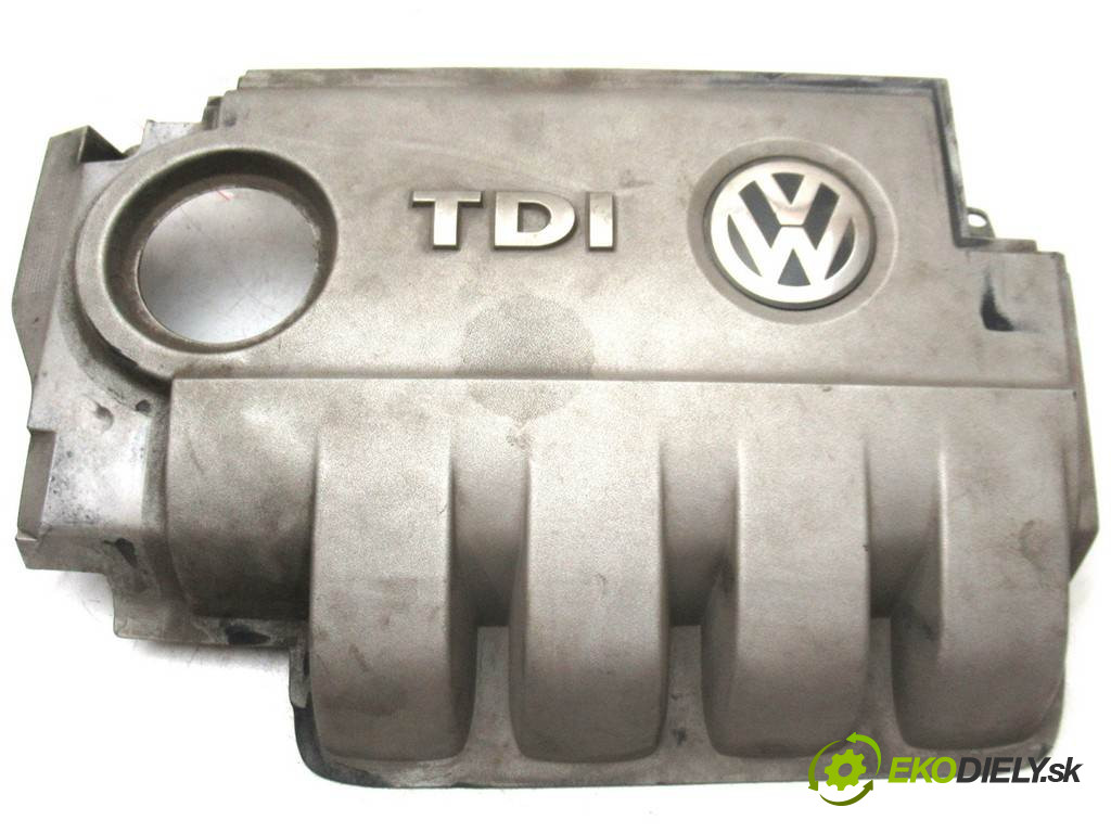 Volkswagen Passat B6       0  kryt motora 03G103967