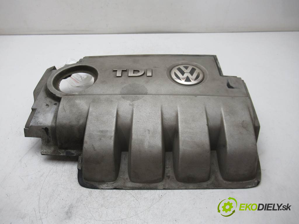 Volkswagen Passat B6       0  kryt motora 03G103967