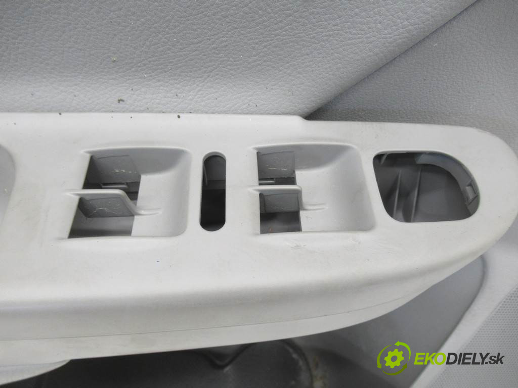 Volkswagen Passat B6       0  ča dveře přední část levý tapacír