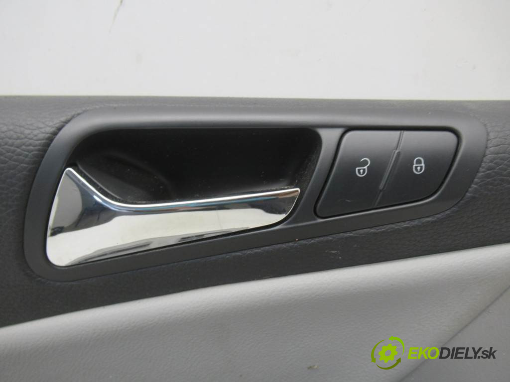 Volkswagen Passat B6       0  ča dveře přední část levý tapacír