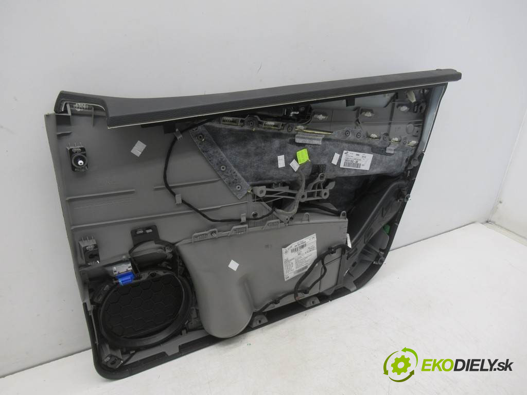 Volkswagen Passat B6       0  ča dveře přední část levý tapacír