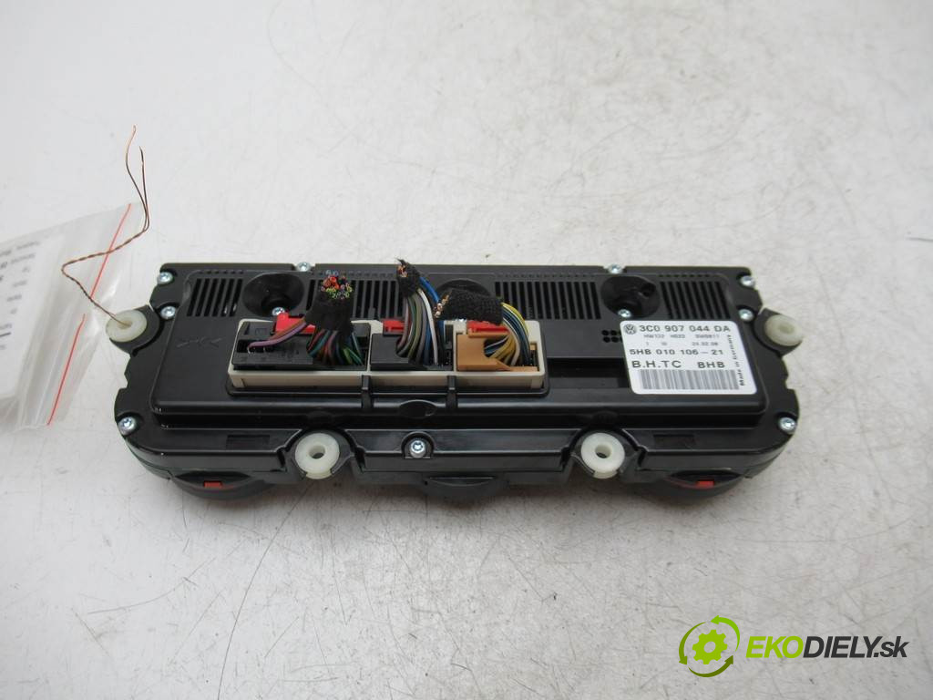 Volkswagen Passat B6       0  panel ovládania kúrenia 3C0907044DA