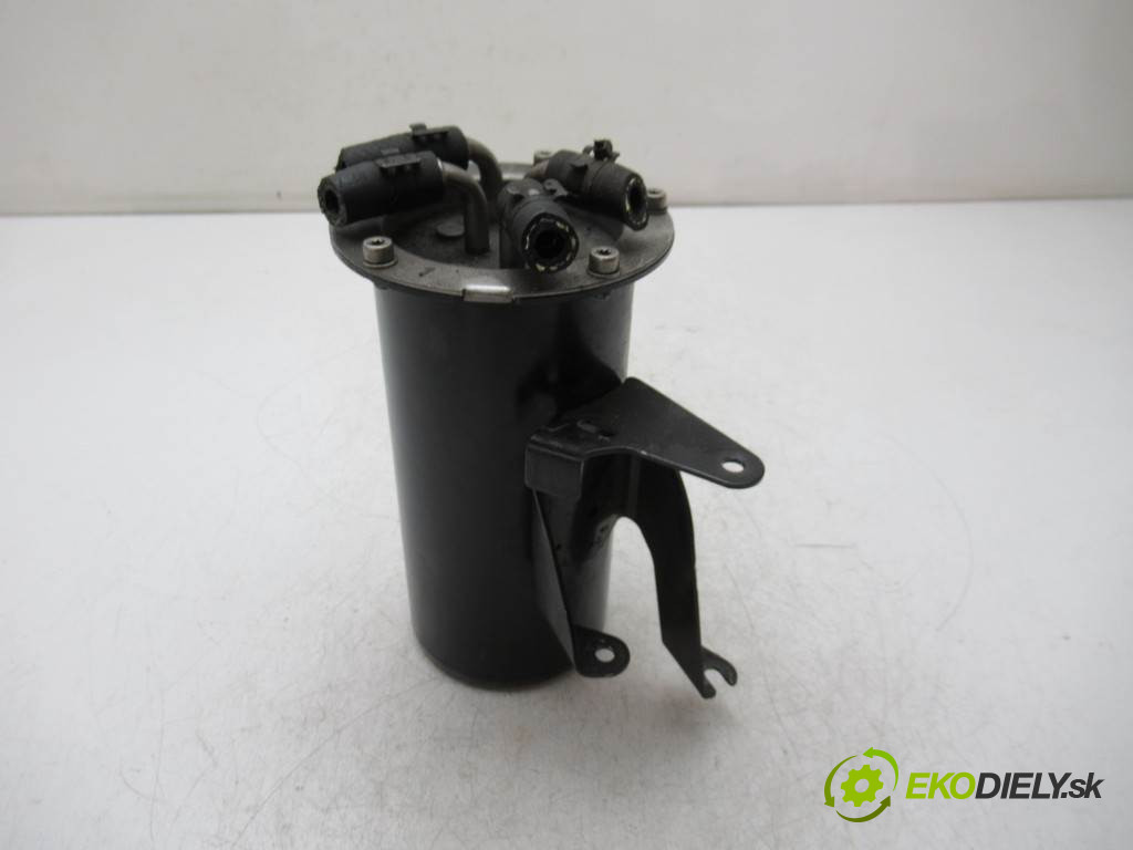 Volkswagen Passat B6       0  obal filtra paliva 3C0127400C