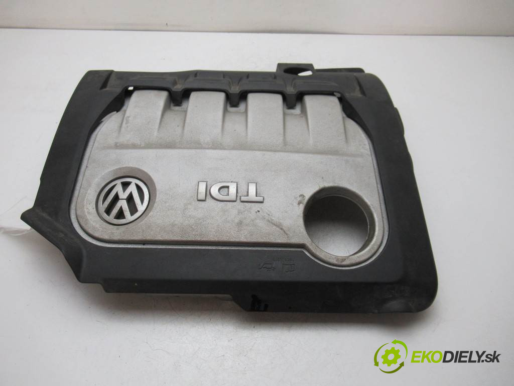 Volkswagen Passat B6       0  kryt motor 03G103967A