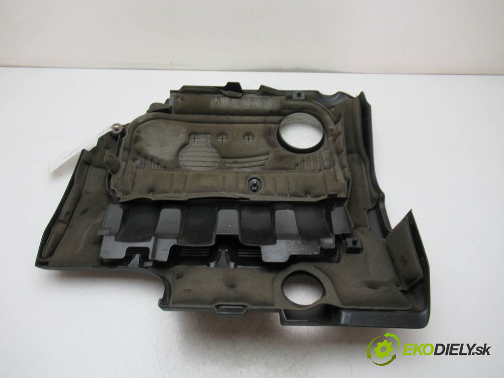 Volkswagen Passat B6       0  kryt motor 03G103967A