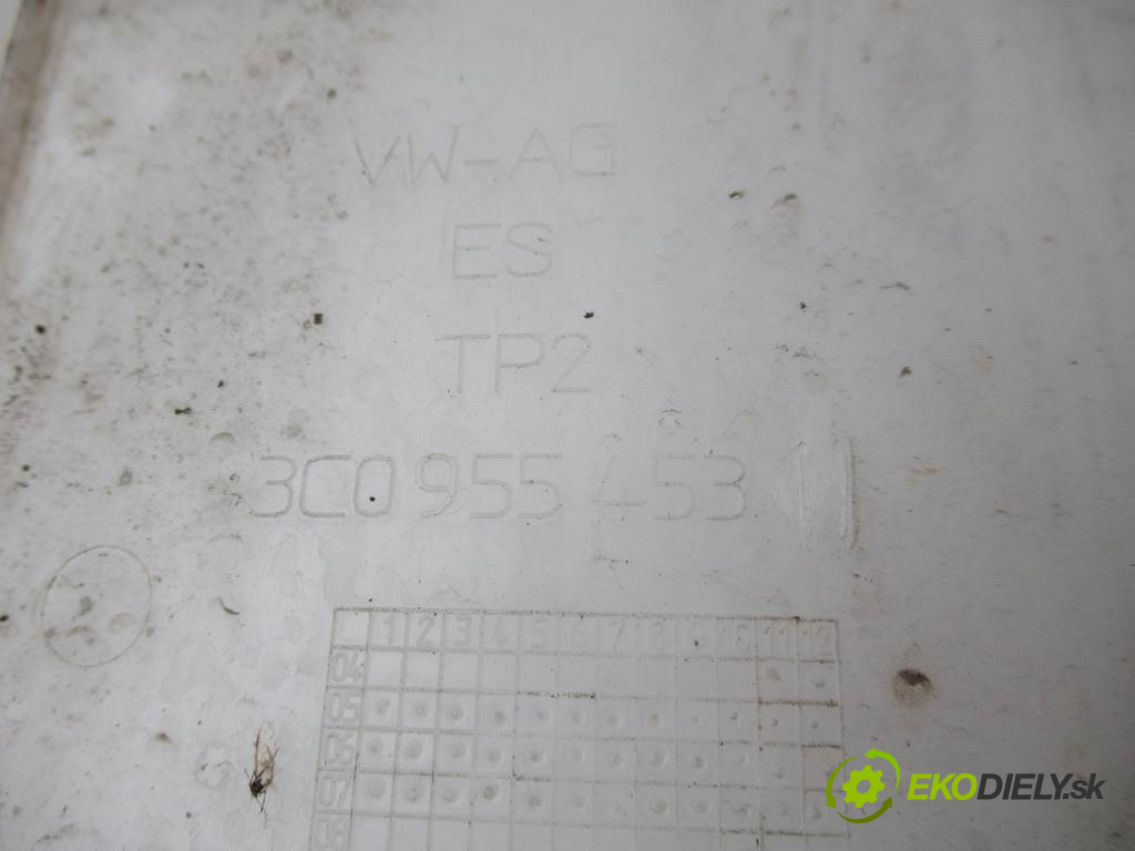 Volkswagen Passat B6       0  nádržka ostřikovačů 3C0955453