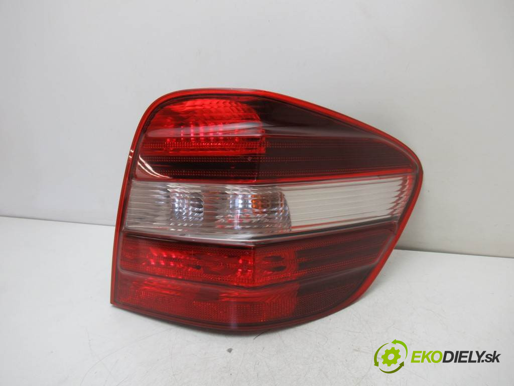 Mercedes-Benz ML II W164 LIFT       0  svetlo zad pravá A1649061200