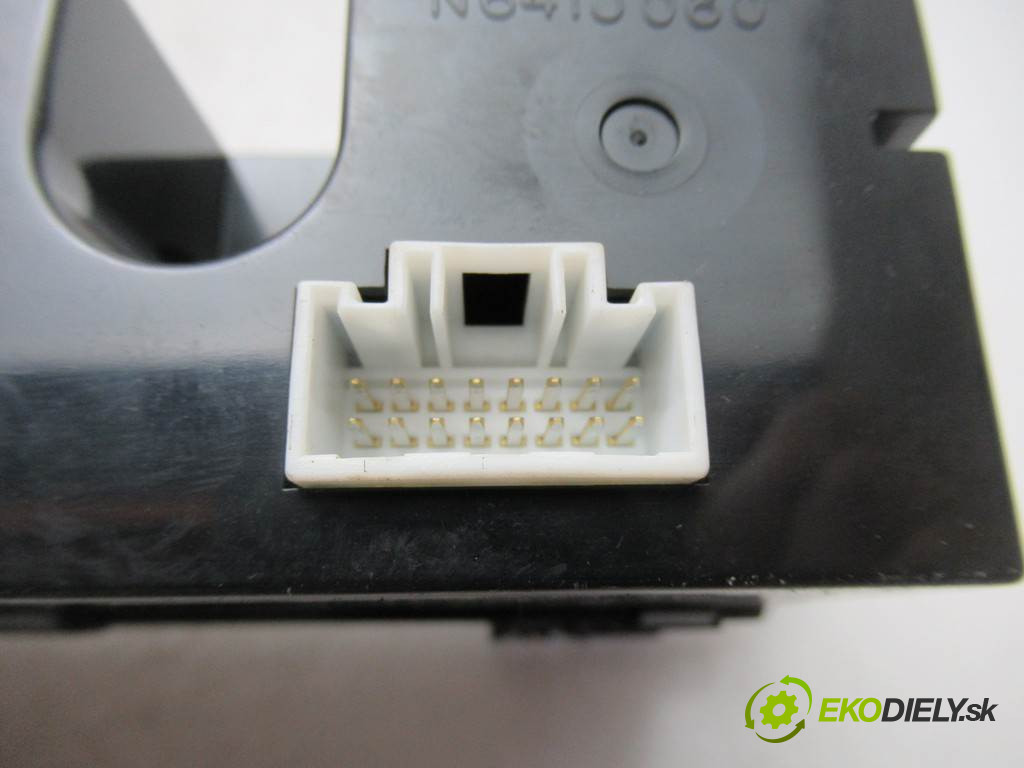 Mitsubishi Colt VI CZ3       0  displej 8750A077