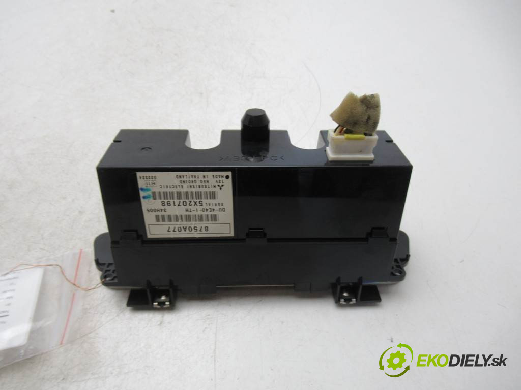 Mitsubishi Colt VI CZ3       0  displej 8750A077