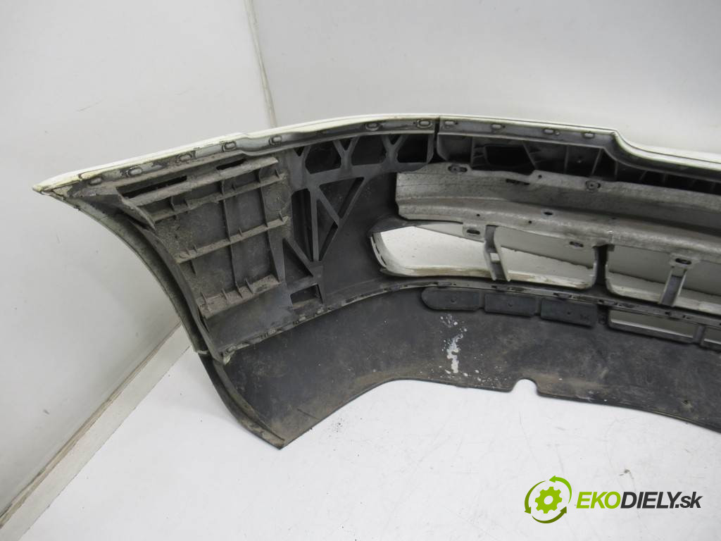 Audi A4 B5       0  nárazník predný