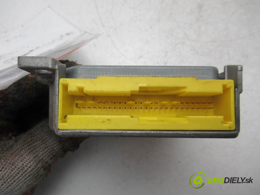 Audi A3 8L       0  senzor airbag 8L0959655F