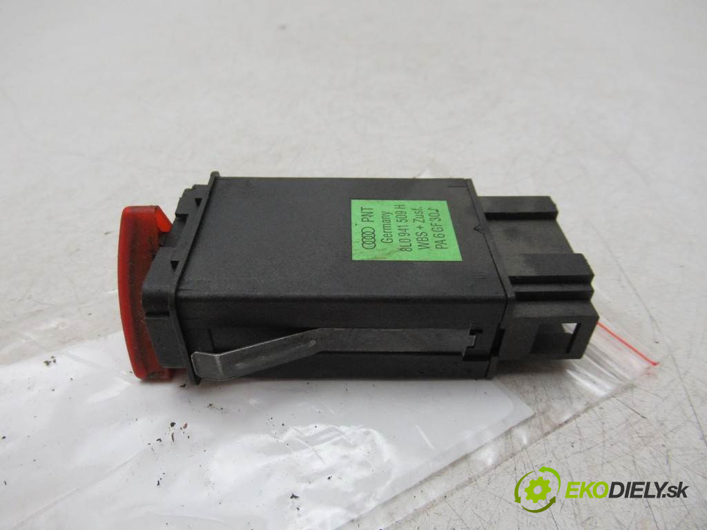 Audi A3 8L       0  spínač světel nouzových 8L0941509H