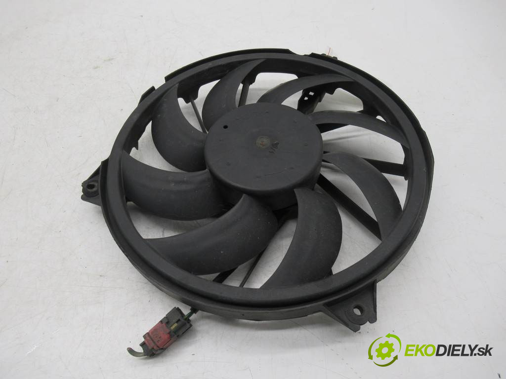 Peugeot 206       0  ventilátor chladiča