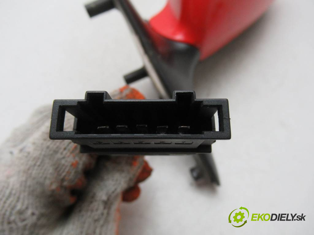 Skoda Octavia I       0  zpětné zrcátko levé