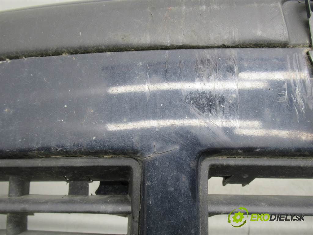 Volkswagen Golf IV       0  nárazník predný