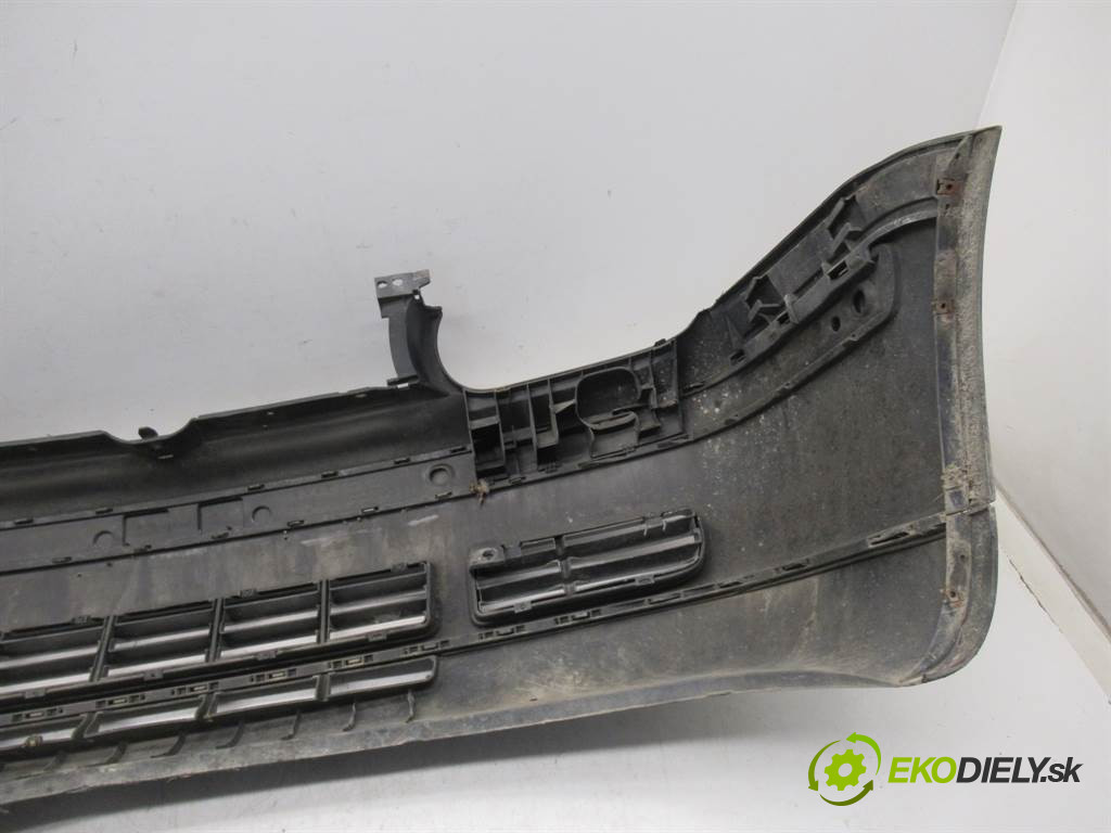 Volkswagen Golf IV       0  nárazník predný