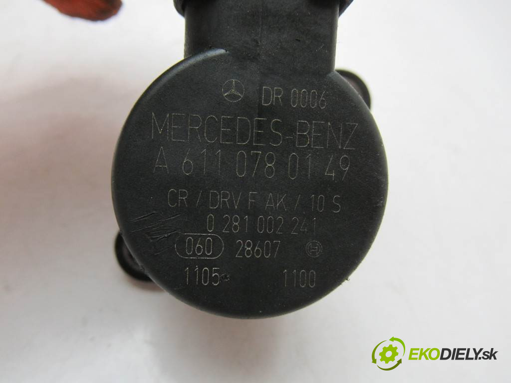 Mercedes-Benz E W210       0  regulátor tlaku paliva A6110780149