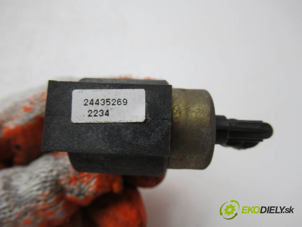 Opel Signum       0  ventil tlaku 24435269