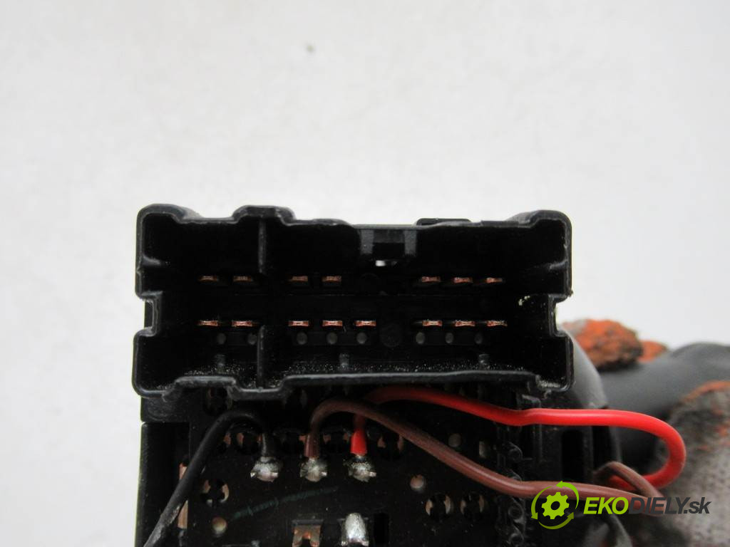 Dacia Duster I LIFT       0  prepínač smeroviek E1109576