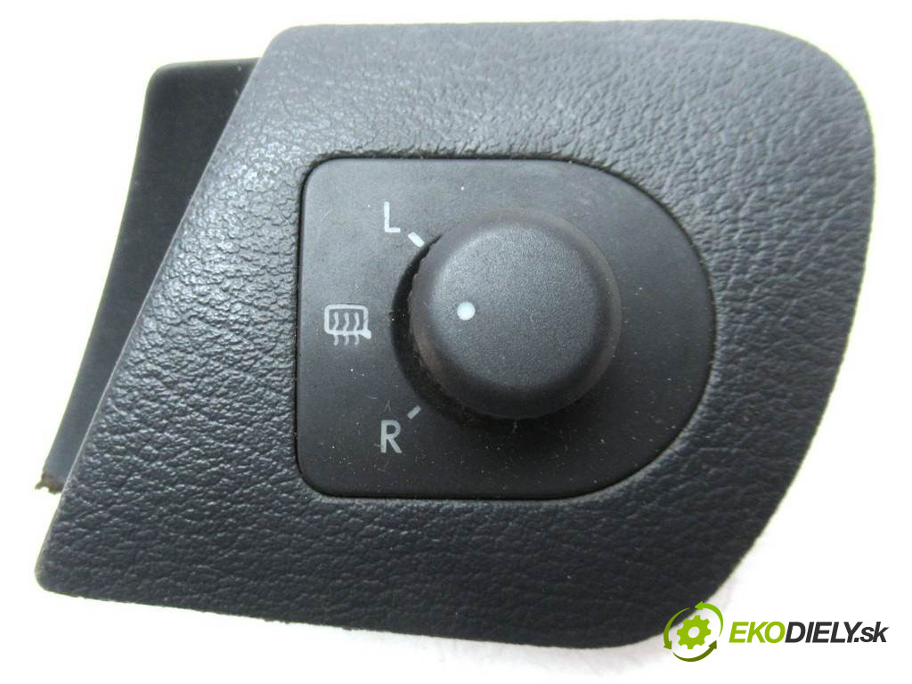 Skoda Octavia I LIFT       0  přepínač nastavení zpětných zrcátek 1U1959565L