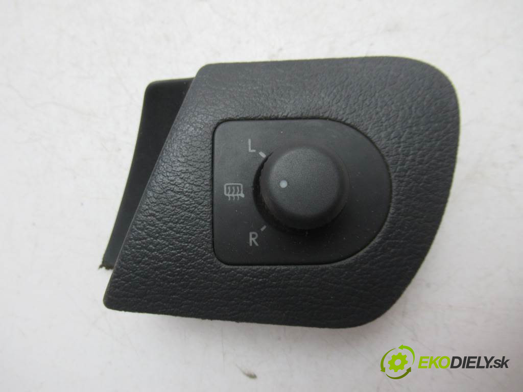 Skoda Octavia I LIFT       0  přepínač nastavení zpětných zrcátek 1U1959565L