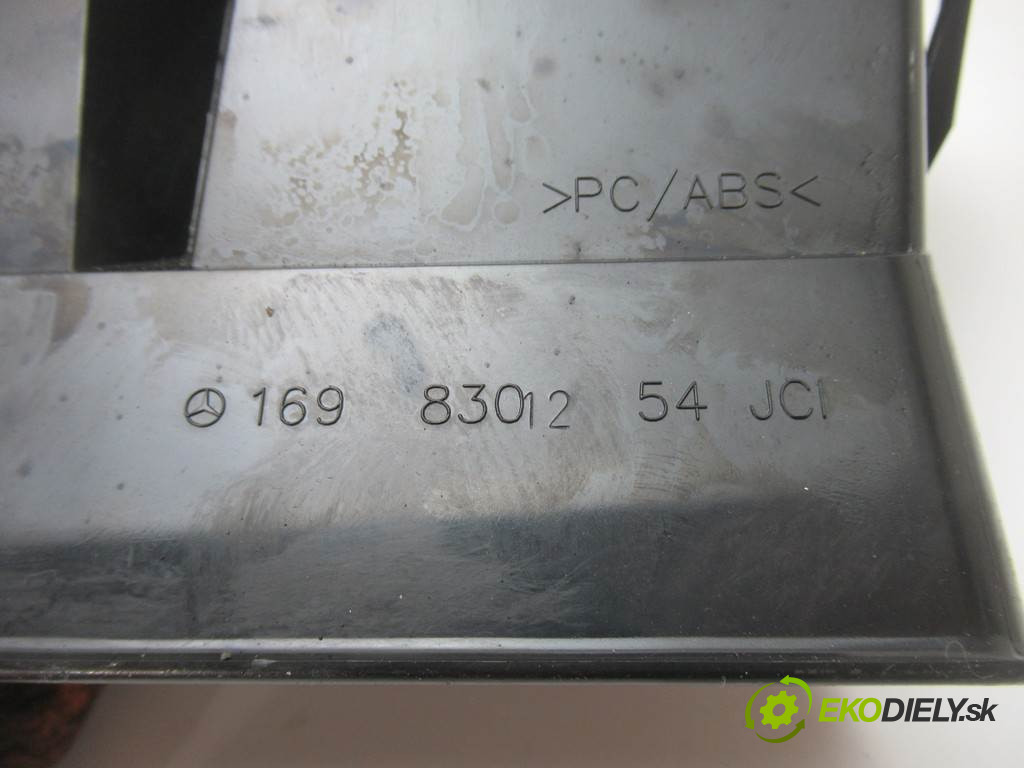 Mercedes-Benz B W245       0  mriežky kúrenia stredna 1698301254