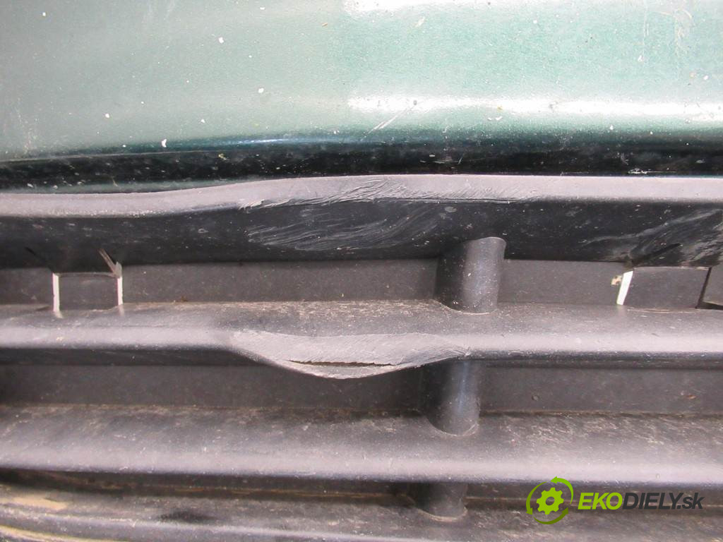 Volkswagen Golf IV       0  nárazník predný